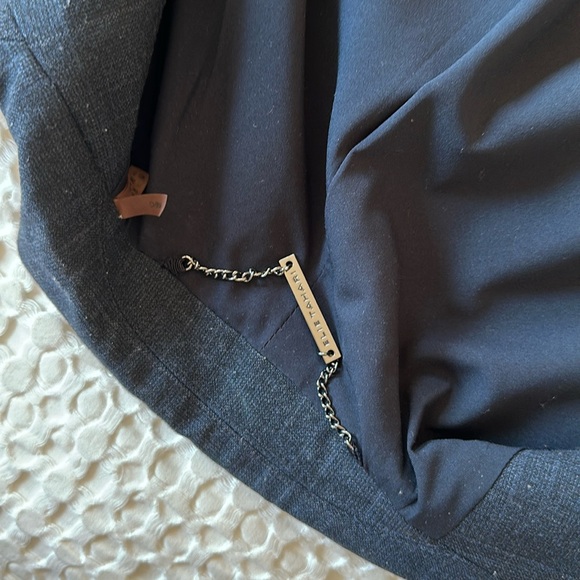 Elie Tahari Single Button Blazer in Navy - Picture 5 of 6